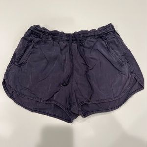 Lululemon Navy Shorts, 8 🦋